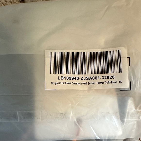 Mongolian cashmere oversized v neck sweater - Picture 2 of 5